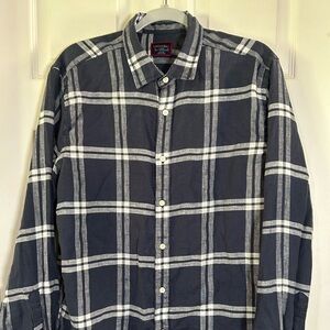 UNTUCKit Blue and White Casual Button Down Shirt Linen 100%